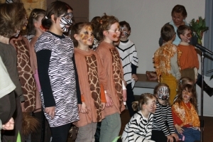 Brigitte Waldherr mit Schusterkindern - Aufnahmen vom 28.3.2009 - Aula Wilhelminenschule