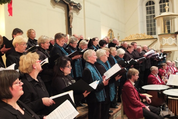 Preetzer Gesangverein - Weihnachtsingen am 15.12.2013 in der Stadtkirche (Foto: Herbert Hofmann)